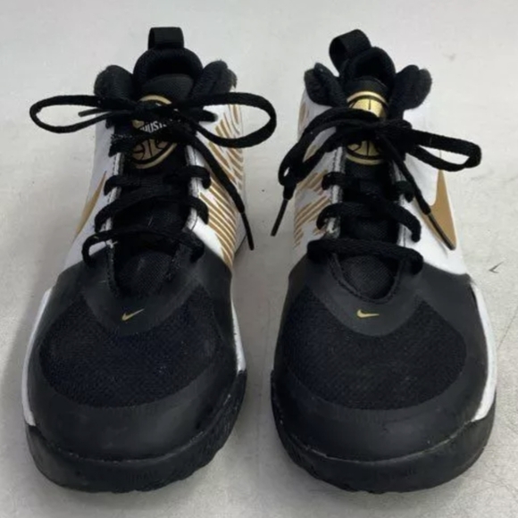 Nike Team Hustle D9 GS 'Black Metallic Gold' Size 5Y Like New MSRP $99 - Picture 1 of 6